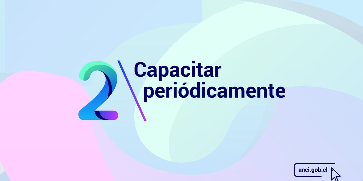 Capacitar periódicamente