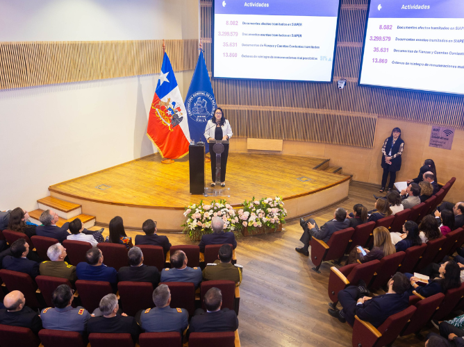 Contralora General llama a trabajar con urgencia por la ciberseguridad en la Administración del Estado