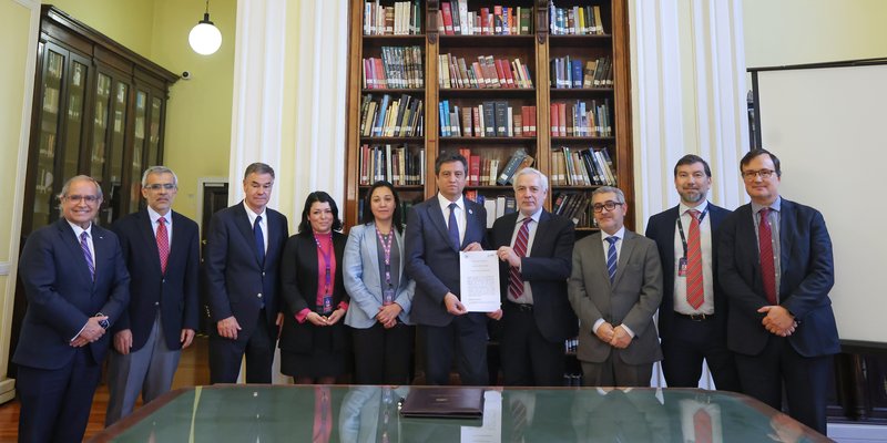 firma-de-convenio-entre-el-senado-y-la-agencia-de-ciberseguridad_54820564543_o